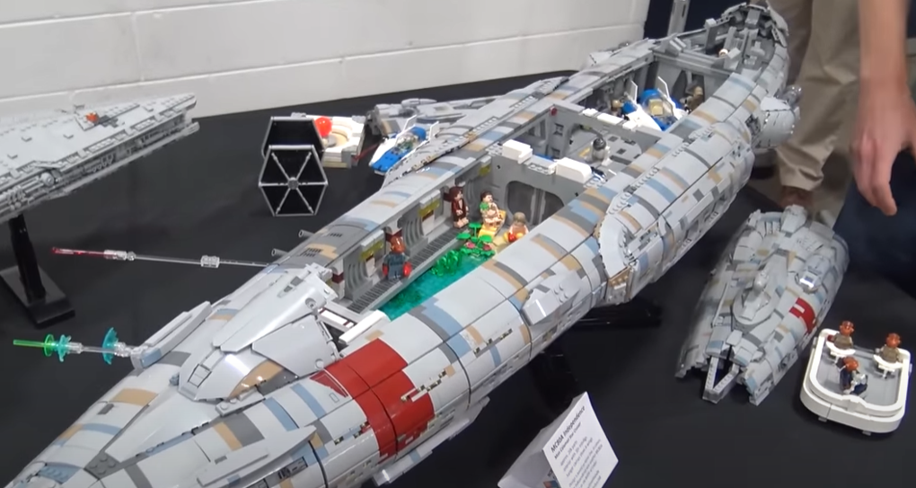LEGO mc80 Mon Calamari Cruiser