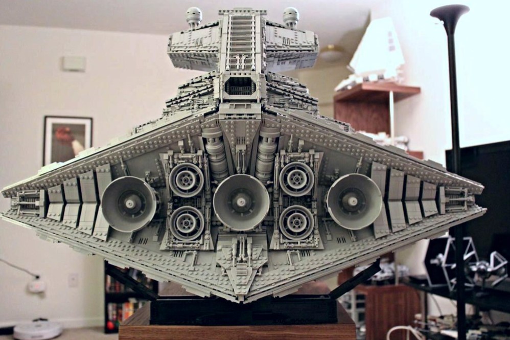 LEGO Imperial Star Destroyer back